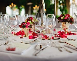 Pourquoi engager un traiteur pour ses buffets ?