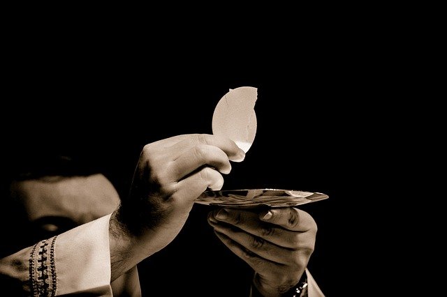 Comment choisir le chant d’un sacrement de communion ?